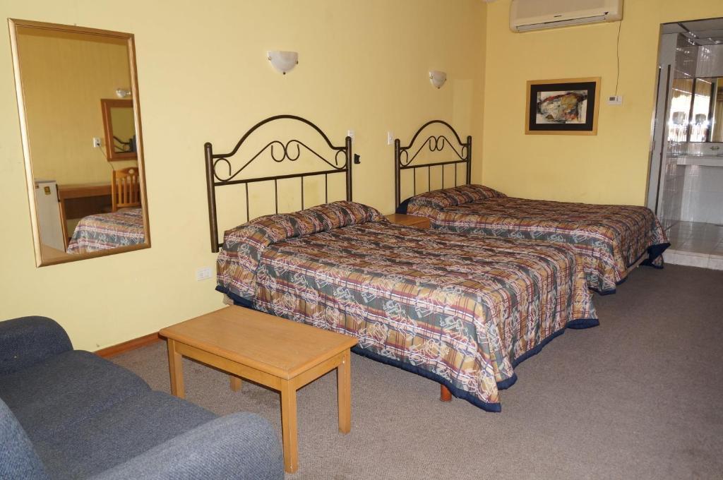 Maria Luisa Inn & Suites Juarez  ภายนอก รูปภาพ