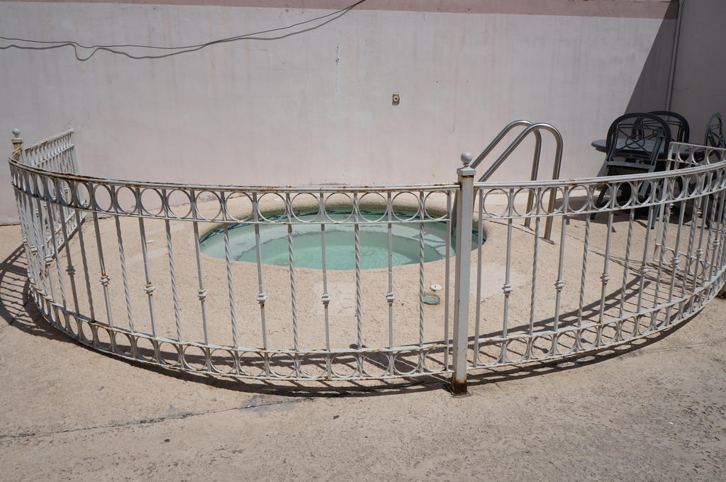 Maria Luisa Inn & Suites Juarez  ภายนอก รูปภาพ