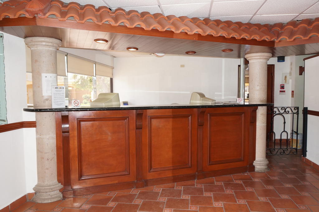 Maria Luisa Inn & Suites Juarez  ภายนอก รูปภาพ